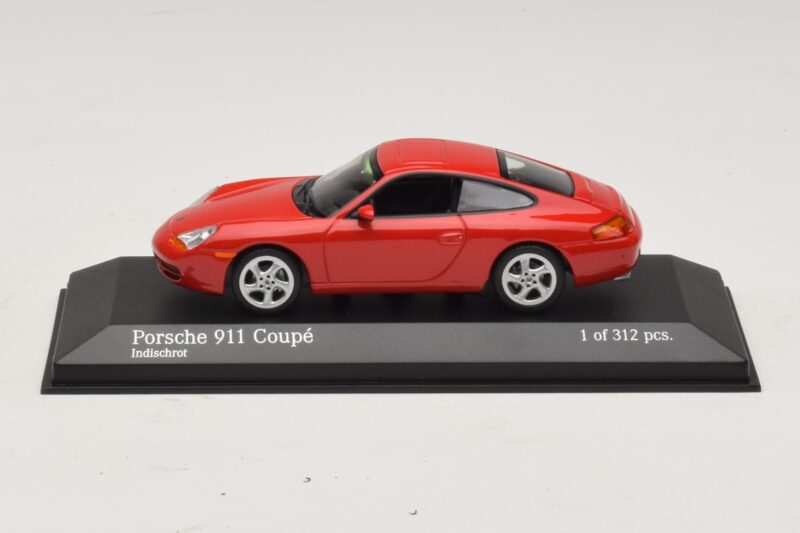 Porsche 911 996 Sarkans Minichamps 1:43 Porsche 911 996 Sarkans Minichamps 1:43 400061181 Metāls
