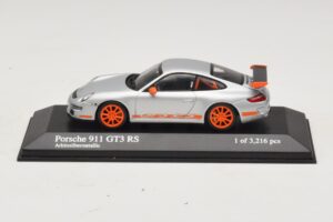 Porsche 911 997 GT3 RS Sudrabs Minichamps 1:43 400066000 Metāls