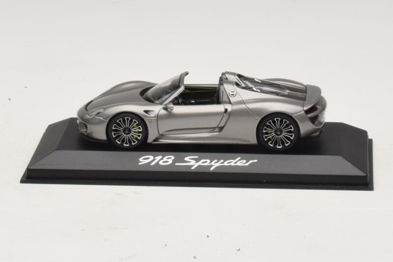 Porsche 918 Spyder Pelēks Metālisks Minichamps 1:43 Porsche 918 Spyder Pelēks Metālisks Minichamps 1:43 WAP0201000E Metāls