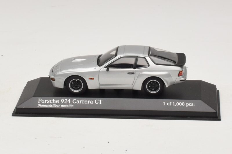 Porsche 924 Carrera GT Sudrabs Minichamps 1:43 400066121 Metāls