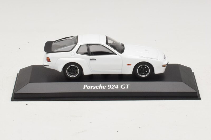 Porsche 924 GT Balts Maxichamps 1:43 940066121 Metāls