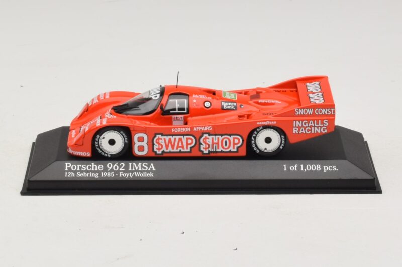 Porsche 962 IMSA #8 A.J. Foyt / B. Wollek 12 Hours of Sebring 1985 Minichamps 1:43 400856508 Metāls