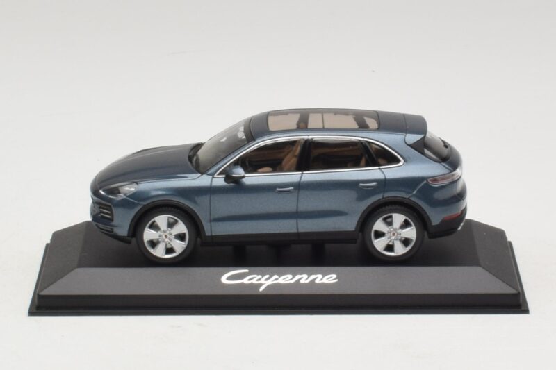 Porsche Cayenne E3 Blue Metallic Minichamps 1:43 Porsche Cayenne E3 Blue Metallic Minichamps 1:43 WAP0203110J Metāls