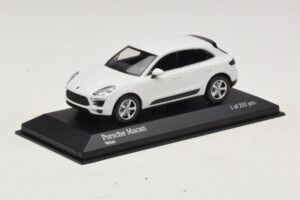 Porsche Macan 95B Balts Minichamps 1:43 410062601 Metāls — attēls 2 no 4