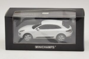 Porsche Macan 95B Balts Minichamps 1:43 410062601 Metāls — attēls 4 no 4