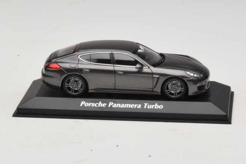 Porsche Panamera 970 Turbo Pelēks Metālisks Maxichamps 1:43 Porsche Panamera 970 Turbo Pelēks Metālisks Maxichamps 1:43 940062371 Metāls