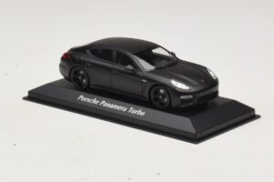 Porsche Panamera 970 Turbo Matēts Melns Maxichamps 1:43 940062370 Metāls — attēls 3 no 4