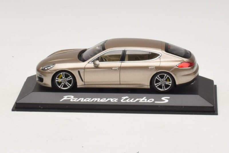 Porsche Panamera 970 Turbo S Bronzas Metālisks Minichamps 1:43 Porsche Panamera 970 Turbo S Bronzas Metālisks Minichamps 1:43 WAP0200600E Metāls