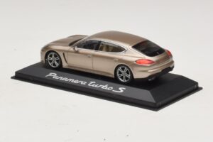 Porsche Panamera 970 Turbo S Bronzas Metālisks Minichamps 1:43 WAP0200600E Metāls — attēls 3 no 4