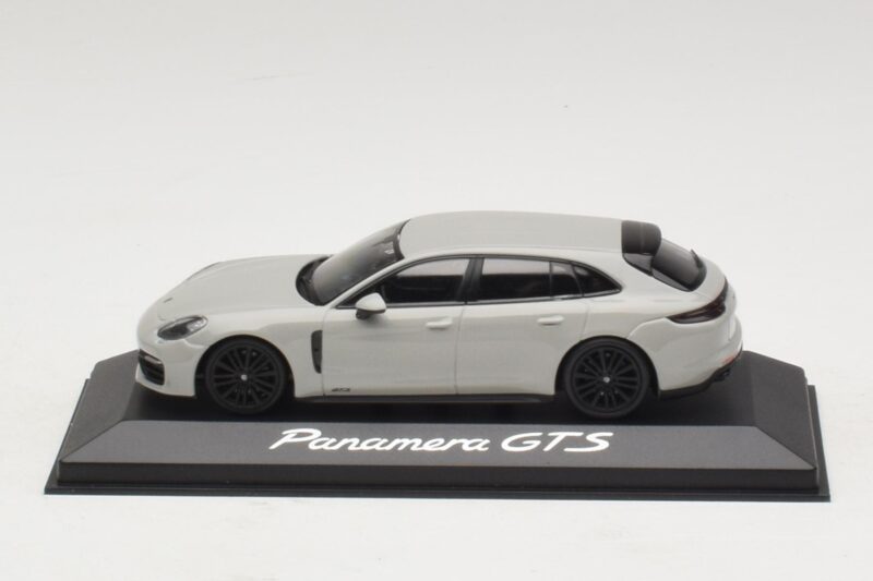 Porsche Panamera GTS 971 Chalk Grey Minichamps 1:43 WAP0207640J Metāls
