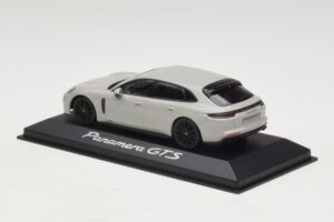 Porsche Panamera GTS 971 Chalk Grey Minichamps 1:43 WAP0207640J Metāls — attēls 3 no 4
