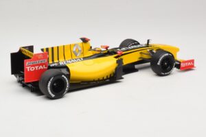 Renault R30 Showcar #11 R. Kubica F1 2010 Minichamps 1:18 150100081 Metāls — attēls 2 no 6