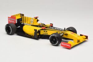 Renault R30 Showcar #11 R. Kubica F1 2010 Minichamps 1:18 150100081 Metāls — attēls 4 no 6