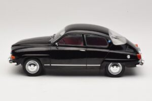Saab 96 V4 Melns MCG 1:18 MCG18063 Metāls — attēls 3 no 6