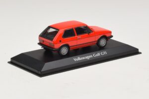 Volkswagen Golf GTI Mk1 Sarkans Maxichamps 1:43 940055170 Metāls — attēls 2 no 4