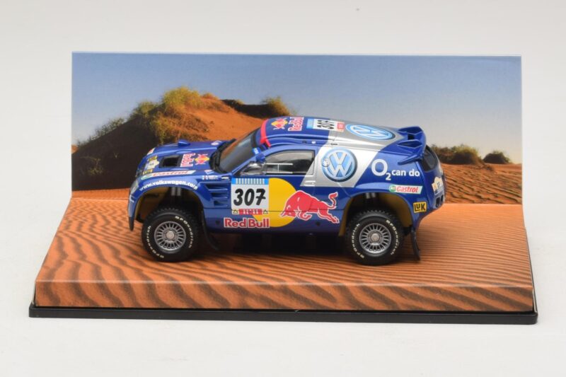 Volkswagen Race Touareg Red Bull #307 Dīlera Izdevums 2005 Minichamps 1:43 Volkswagen Race Touareg Red Bull #307 Dīlera Izdevums 2005 Minichamps 1:43 7LO099400PD307 Metāls