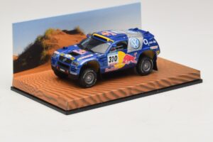 Volkswagen Race Touareg Red Bull #310 Dīlera Izdevums 2005 Minichamps 1:43 7LO099400PD310 Metāls — attēls 2 no 5