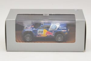 Volkswagen Race Touareg Red Bull #310 Dīlera Izdevums 2005 Minichamps 1:43 7LO099400PD310 Metāls — attēls 5 no 5