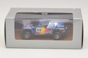 Volkswagen Race Touareg Red Bull #313 Dīlera Izdevums 2005 Minichamps 1:43 7LO099400PD313 Metāls — attēls 4 no 5