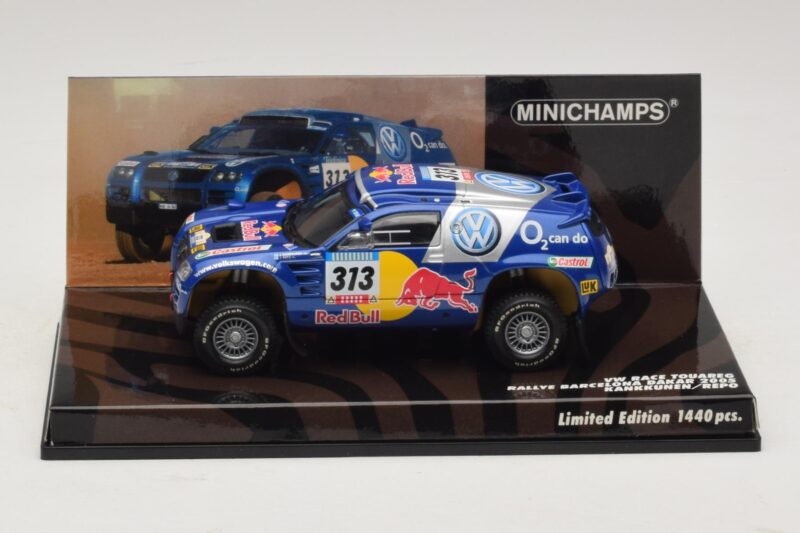 Volkswagen Race Touareg Red Bull #313 J. Kankkunen / J. Repo Dakar Rally 2005 Minichamps 1:43 Volkswagen Race Touareg Red Bull #313 J. Kankkunen / J. Repo Dakar Rally 2005 Minichamps 1:43 436055313 Metāls
