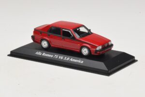 Alfa Romeo 75 V6 3.0 America Sarkans Maxichamps 1:43 940120461 Metāls — attēls 3 no 5