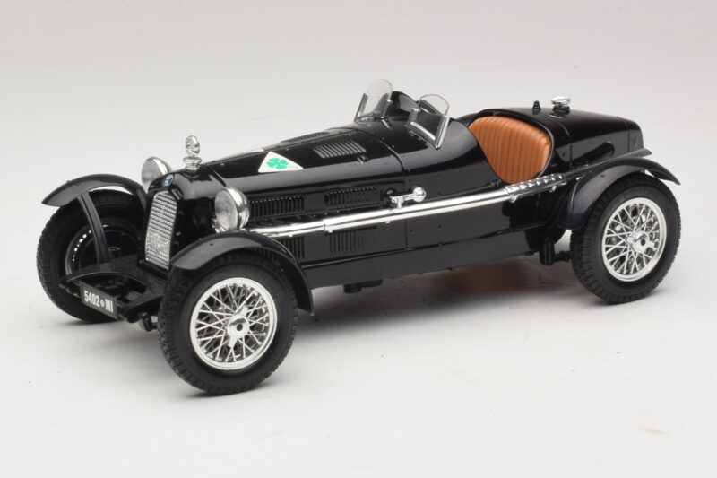 Alfa Romeo 8C Monza Melns Bburago 1:18 Alfa Romeo 8C Monza Melns Bburago 1:18 3014-P1 Metāls