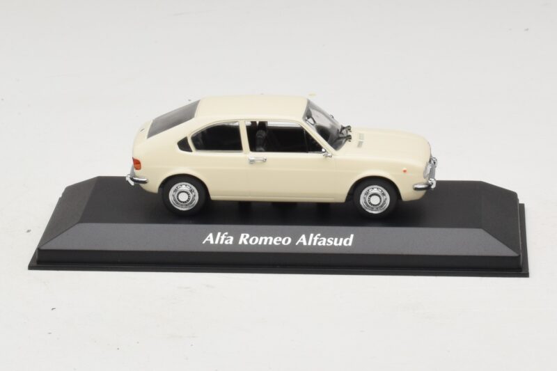 Alfa Romeo Alfasud Balts Maxichamps 1:43 940120101 Metāls