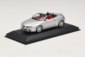 Alfa Romeo Giulia Spider Sudrabs Minichamps 1:43 400120731 Metāls — attēls 2 no 5