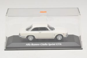 Alfa Romeo Giulia Sprint GTA Balts Maxichamps 1:43 940120441 Metāls — attēls 4 no 5