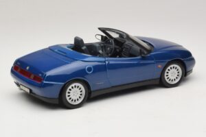 Alfa Romeo Spider 916 Zils Maisto 1:18 31831 Metāls — attēls 3 no 8