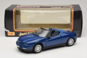 Alfa Romeo Spider 916 Zils Maisto 1:18 31831 Metāls — attēls 8 no 8