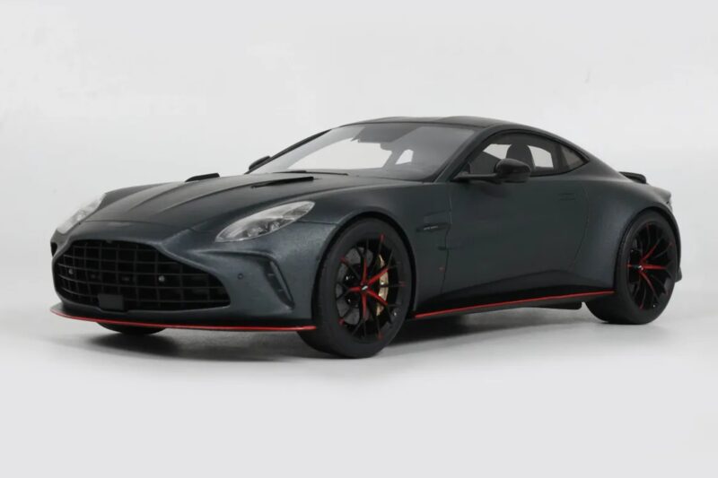 Aston Martin Vantage S Satin Xenon Grey GT Spirit 1:18 GT1017 Sveķi