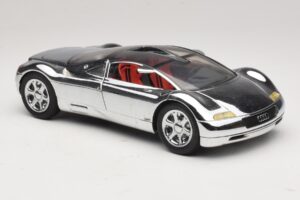 Audi Avus Quattro Chrome Silver Revell 1:18 08830 Metāls — attēls 6 no 8