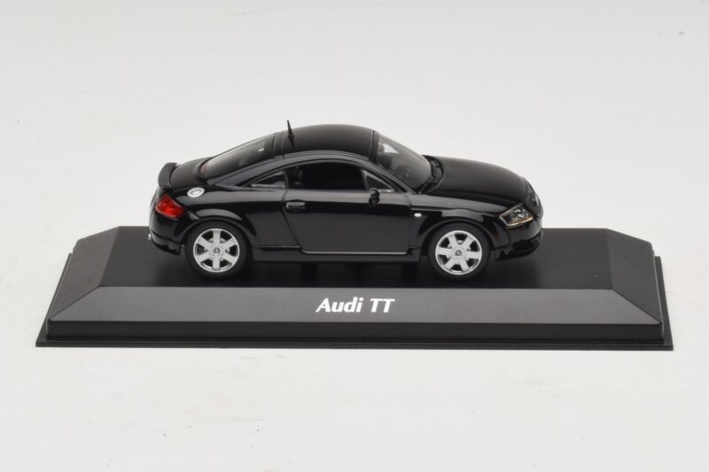 Audi TT 8N Melns Maxichamps 1:43 940017221 Metāls