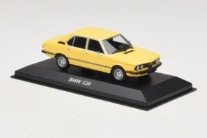 BMW 520 E12 Dzeltens Maxichamps 1:43 940023001 Metāls — attēls 3 no 5