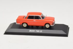 BMW 700 LS Sarkans Maxichamps 1:43 940023701 Metāls