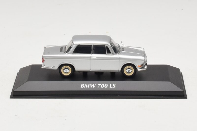 BMW 700 LS Sudrabs Maxichamps 1:43 940023700 Metāls