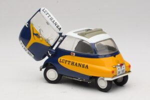 BMW Isetta 250 Lufthansa Revell 1:18 08926 Metāls — attēls 5 no 8