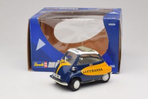 BMW Isetta 250 Lufthansa Revell 1:18 08926 Metāls — attēls 8 no 8