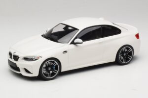 BMW M2 F87 Balts Minichamps 1:18 155026104 Metāls