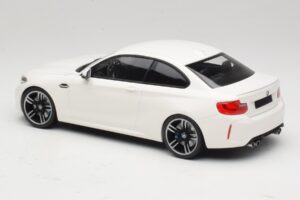 BMW M2 F87 Balts Minichamps 1:18 155026104 Metāls — attēls 5 no 6