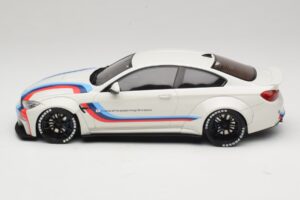 BMW M4 F82 Liberty Walk Aizvietotāja Kaste GT Spirit 1:18 GT067-R1 Sveķi — attēls 3 no 6