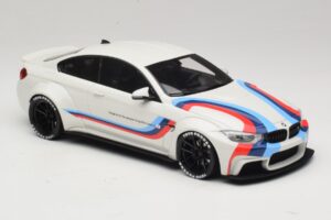 BMW M4 F82 Liberty Walk Aizvietotāja Kaste GT Spirit 1:18 GT067-R1 Sveķi — attēls 4 no 6