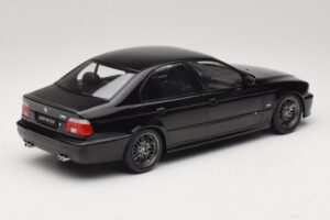 BMW M5 E39 Melns KK-Scale 1:18 KKDC181623 Metāls — attēls 2 no 6