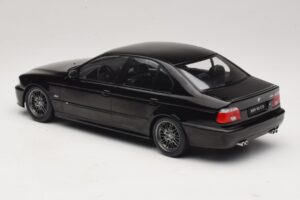 BMW M5 E39 Melns KK-Scale 1:18 KKDC181623 Metāls — attēls 5 no 6