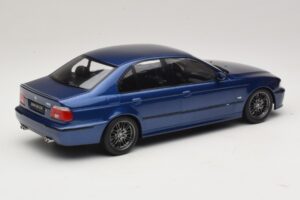 BMW M5 E39 Zils Metālisks KK-Scale 1:18 KKDC181621 Metāls — attēls 2 no 6