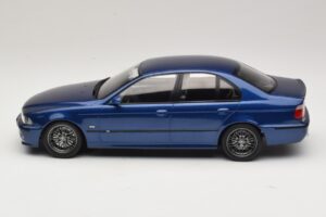 BMW M5 E39 Zils Metālisks KK-Scale 1:18 KKDC181621 Metāls — attēls 3 no 6