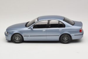 BMW M5 E39 Silverstone Blue Metallic KK-Scale 1:18 KKDC181622 Metāls — attēls 3 no 6