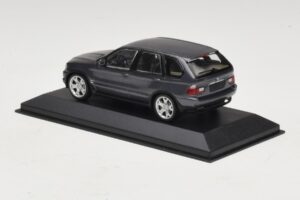 BMW X5 E53 4.4i Pelēks Metālisks Aizstājējkaste Minichamps 1:43 80420393166-R1 Metāls — attēls 3 no 5