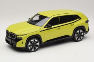 BMW XM G09 Dzeltens Minichamps 1:18 110023302 Metāls